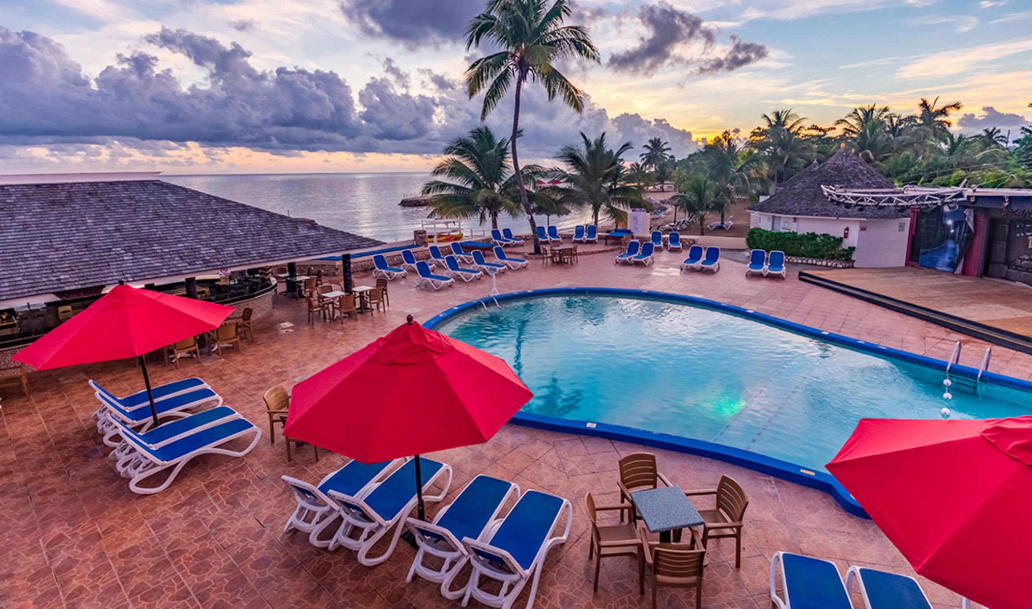 Decameron Club Caribbean Runaway Bay, Ramada All-Inclusive Resort Exterior foto