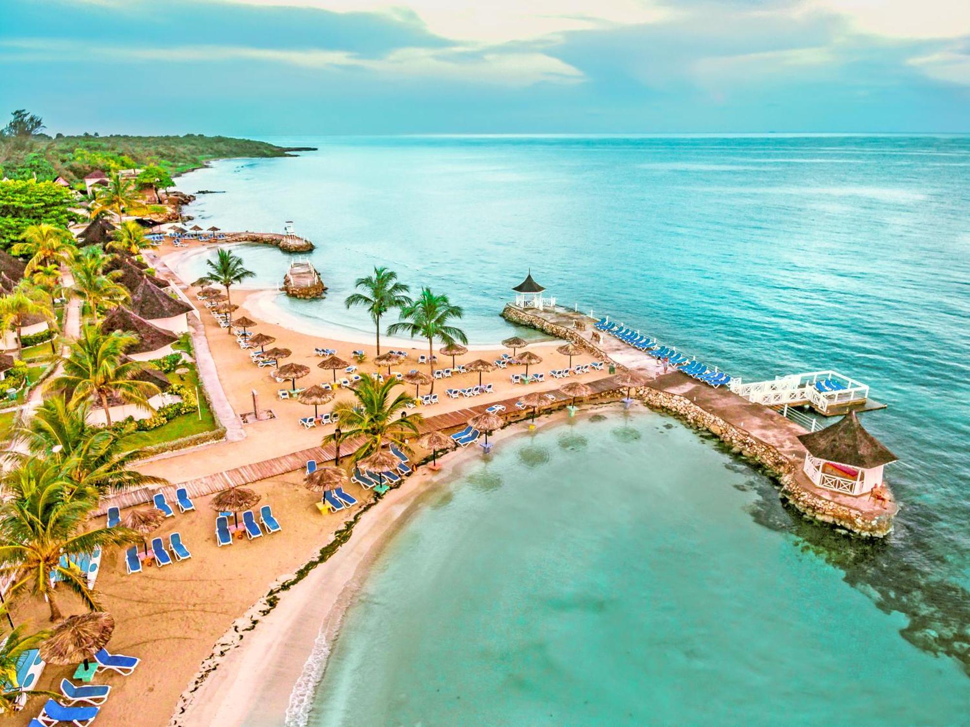 Decameron Club Caribbean Runaway Bay, Ramada All-Inclusive Resort Exterior foto